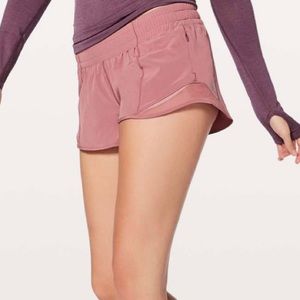 NWOT Lulu Hotty Hot Shorts Tall 4”” Sz 6 Quicksand